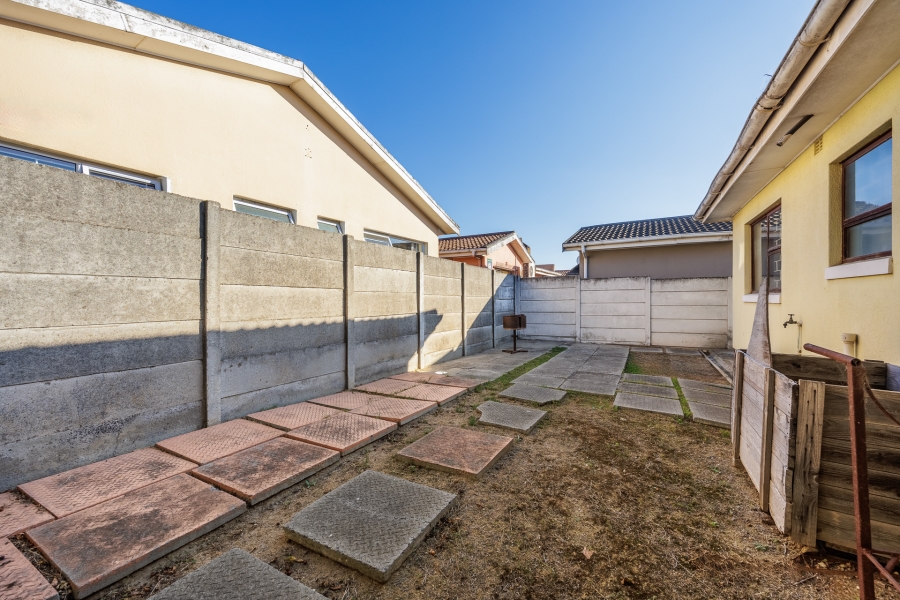 2 Bedroom Property for Sale in St Dumas Western Cape
